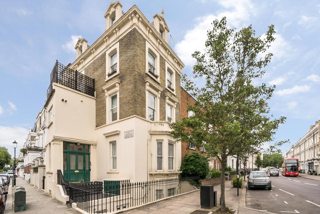 Finborough Road, South Kensington... 3 bed flat - £3,900 pcm (£900 pw)