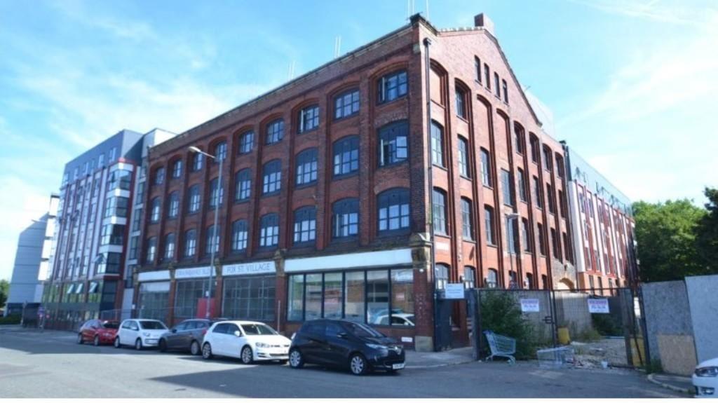 Fox Street Village, Fox Street... Studio £25,000