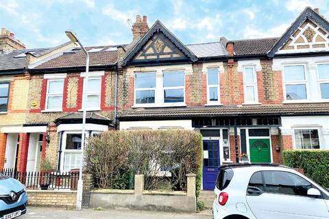 4 Ainslie Wood Road, London, E4 9BY