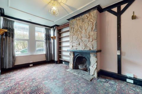 4 Ainslie Wood Road, London, E4 9BY