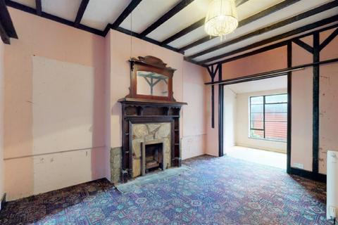 4 Ainslie Wood Road, London, E4 9BY