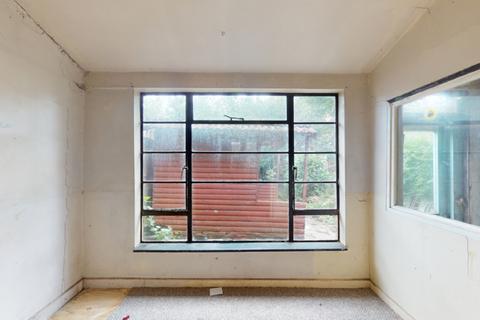 4 Ainslie Wood Road, London, E4 9BY