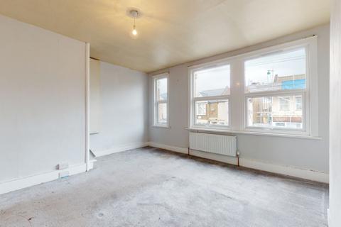 4 Ainslie Wood Road, London, E4 9BY