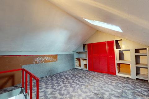 4 Ainslie Wood Road, London, E4 9BY