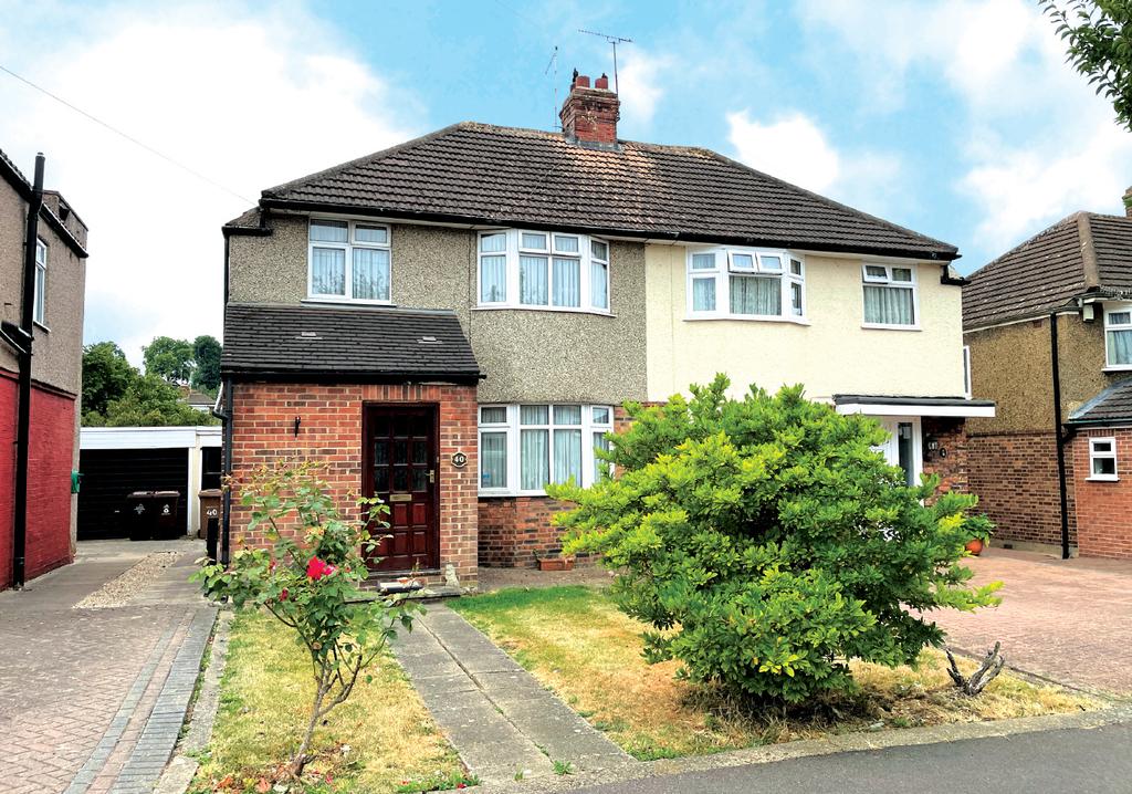 40 Maida Avenue, North Chingford 3 bed semidetached house £300,000