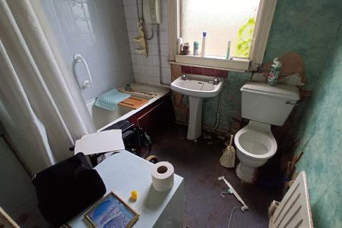 17 Greening Road, Manchester, M19 3EQ