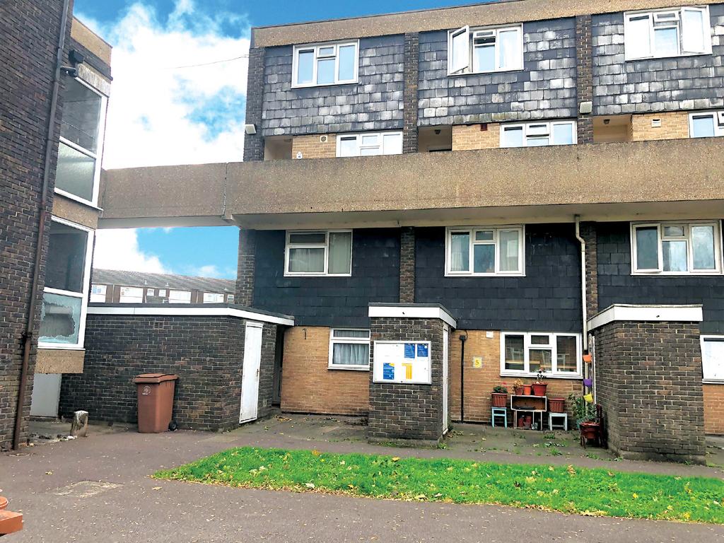 Flat 4, Dennis House, Crown Road, Sutton 2 bed flat £150,000