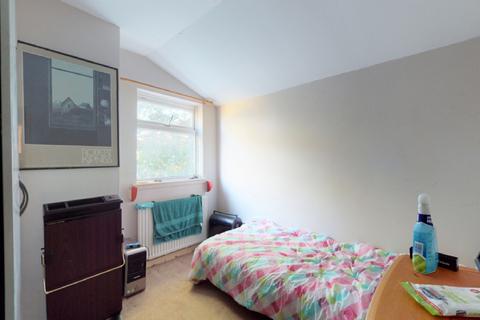 2 Llanover Road, London, SE18 3SU