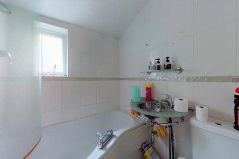 2 Llanover Road, London, SE18 3SU