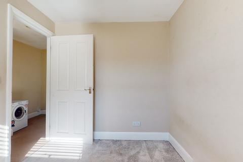 16 Howards Road, London, E13 8AY