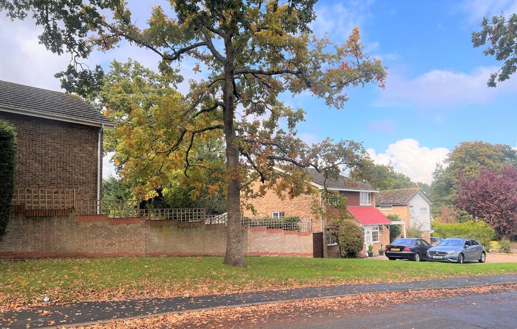 Land adjacent to 2 Duncannon... Land £5,000