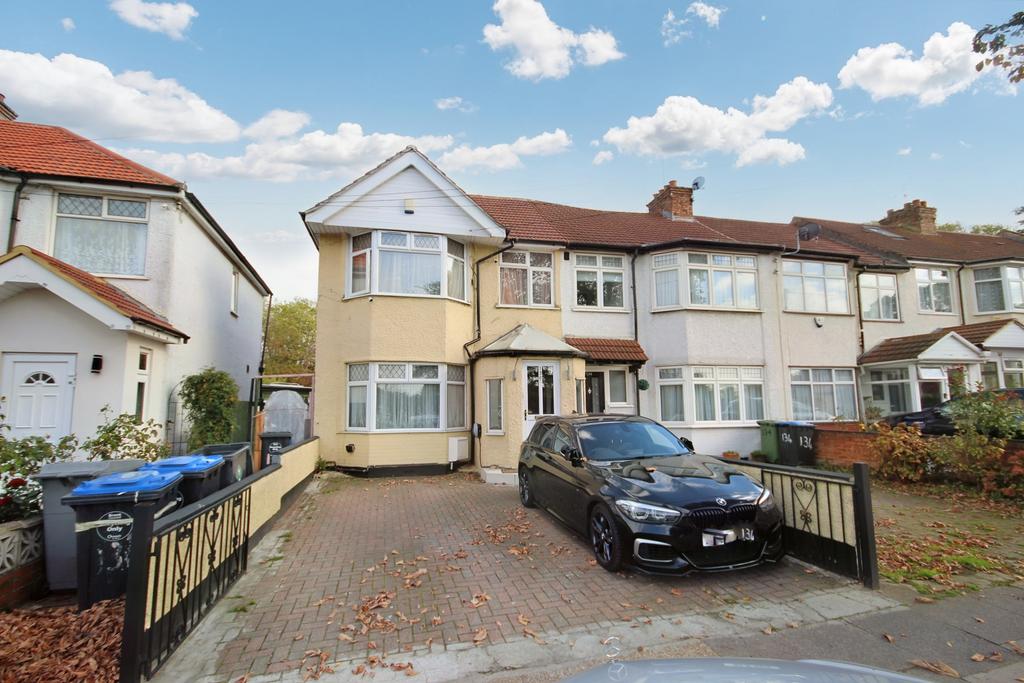 Bridgewater Road, Wembley, Middlesex HA0 3 bed end of terrace house for