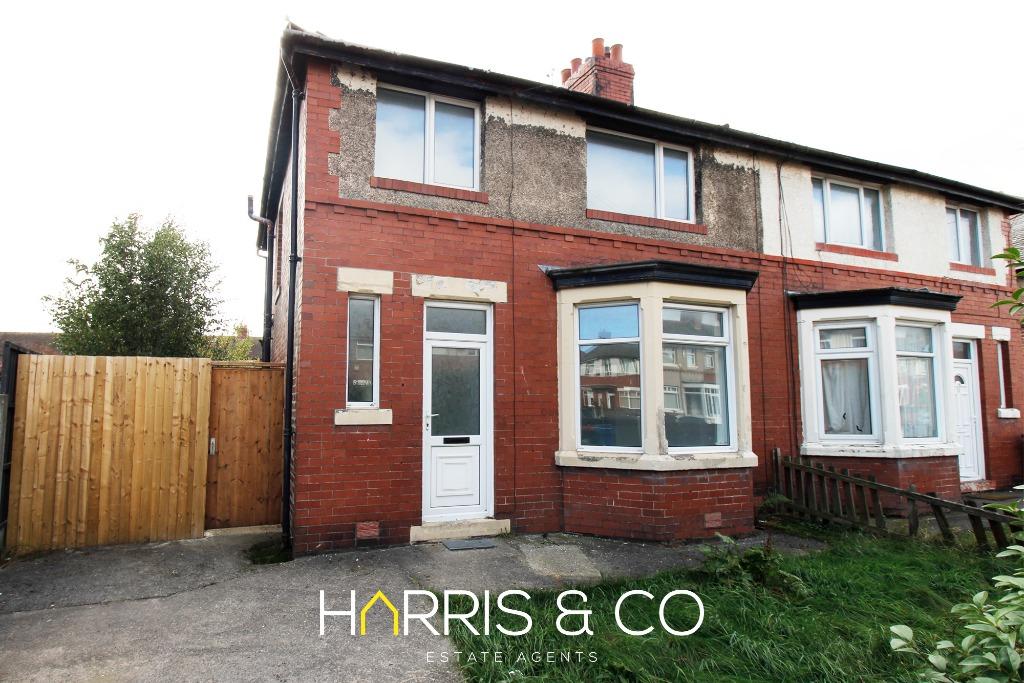 Oxford Road, Fleetwood, FY7 3 bed semidetached house £850 pcm (£196 pw)