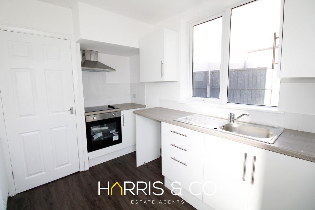 Oxford Road, Fleetwood, FY7 3 bed semidetached house £850 pcm (£196 pw)
