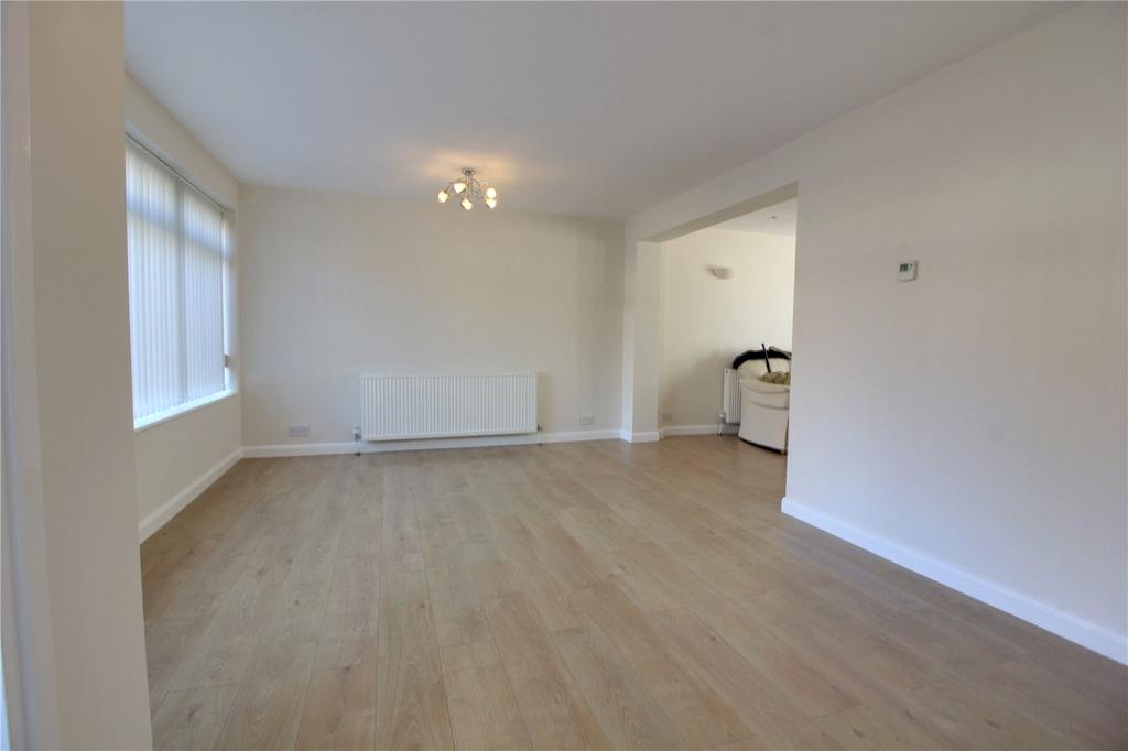 Shepley Drive, Reading, Berkshire, RG30 3 bed semidetached house for