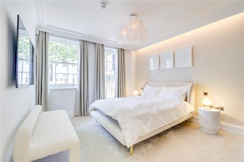4 bedroom mews to rent, Queens Gate Mews, London, SW7