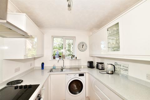 3 bedroom terraced house for sale - Cedars Close, Uckfield, East Sussex