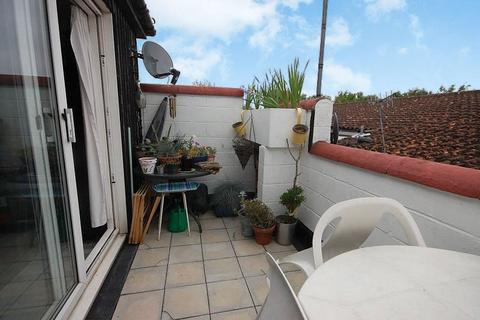 1 bedroom maisonette to rent, Kiln Shaw, Langdon Hills, SS16