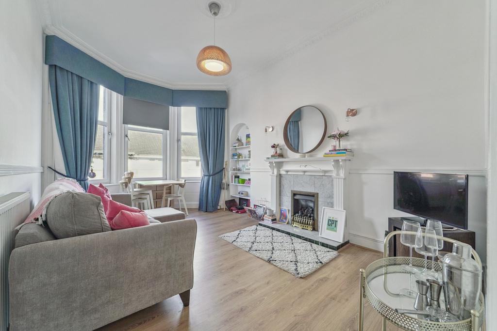 Waverley Street, Flat 2/3, Shawlands, Glasgow, G41 2EA 1 bed apartment