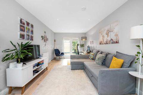 2 bedroom flat for sale - Lime Grove, New Malden