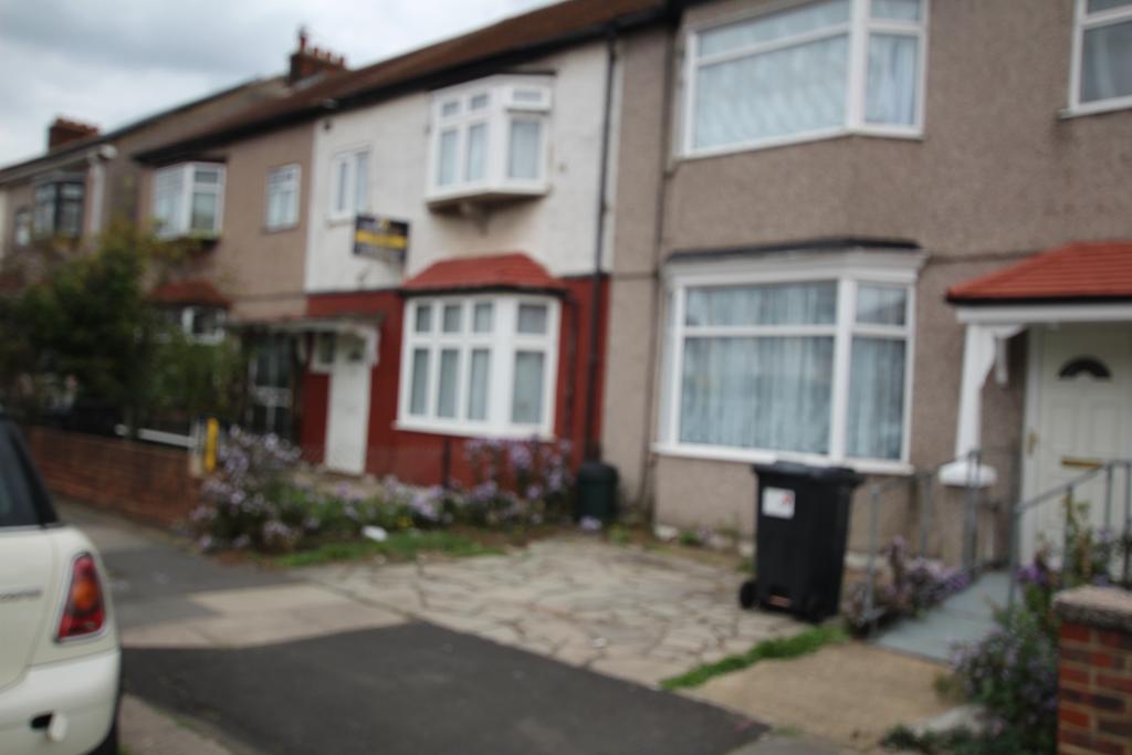 Brook Road, Ilford,Newbury park... 3 bed terraced house £1,850 pcm (£