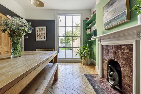33 Wrottesley Road, London, SE18 3EW