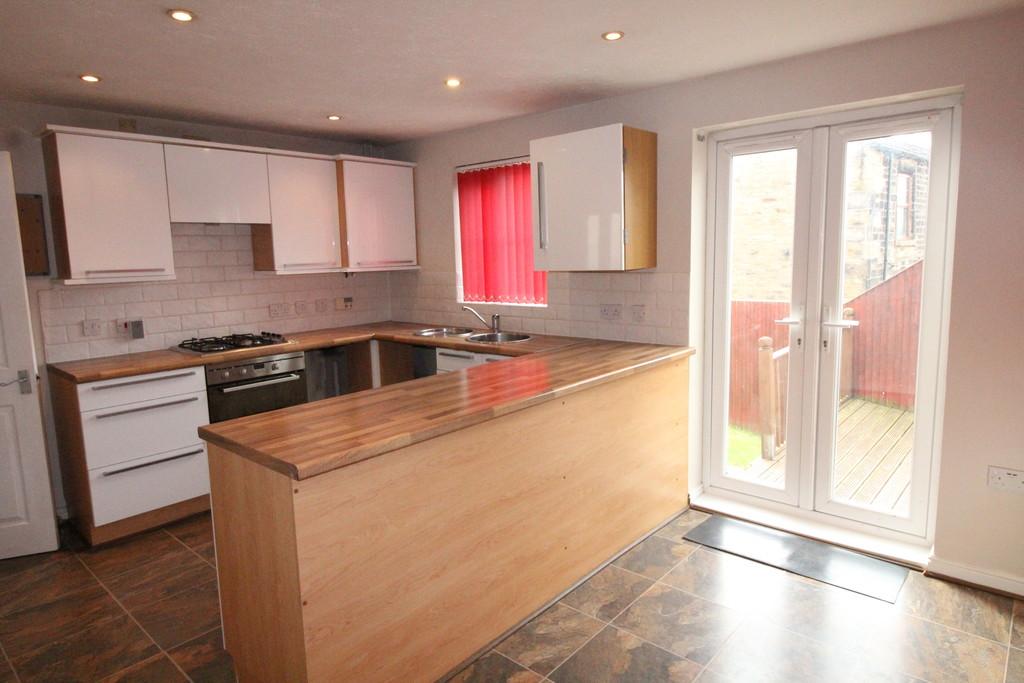 Mallard Close, Heckmondwike 3 bed detached house £995 pcm (£230 pw)