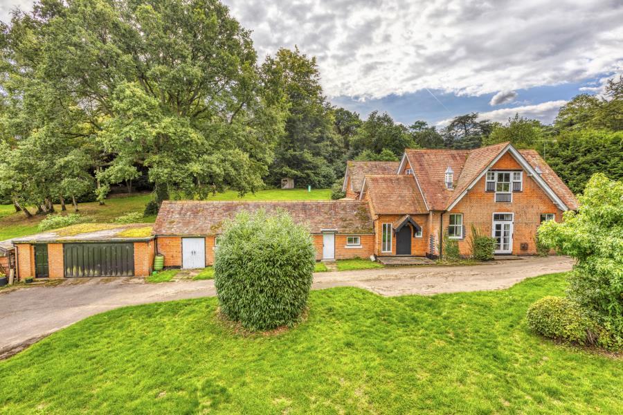 Sunningdale, Berks 5 bed detached house for sale £2,000,000