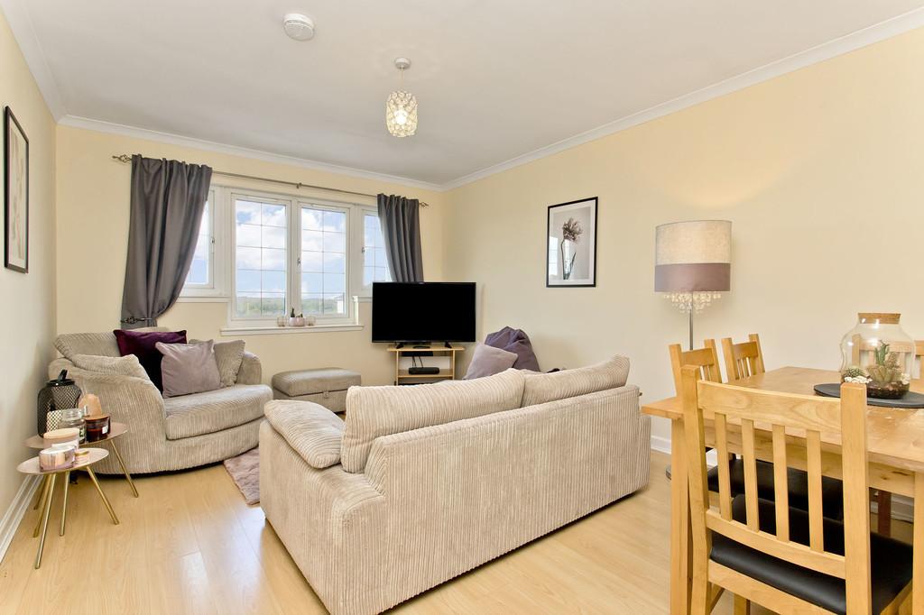 Burnvale Place, Livingston 2 bed apartment £124,000