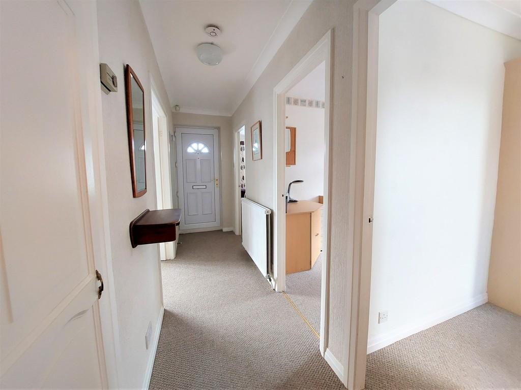 Sea View Crescent, Osgodby, Scarborough 3 bed detached bungalow £235,000