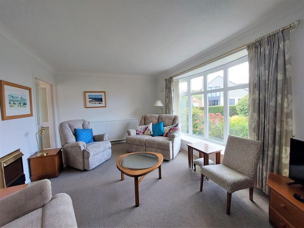 Sea View Crescent, Osgodby, Scarborough 3 bed detached bungalow £235,000