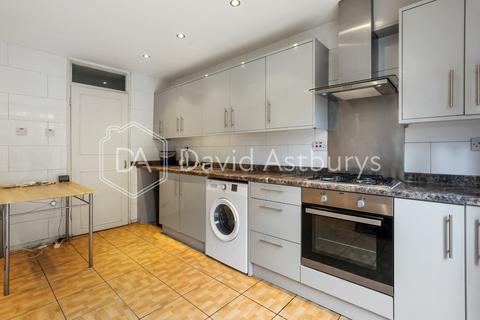 4 bedroom terraced house to rent - Langford Close, Hackney, London