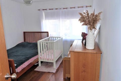 15a Greenyard, Waltham Abbey, EN9 1RH