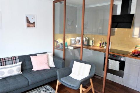 15a Greenyard, Waltham Abbey, EN9 1RH