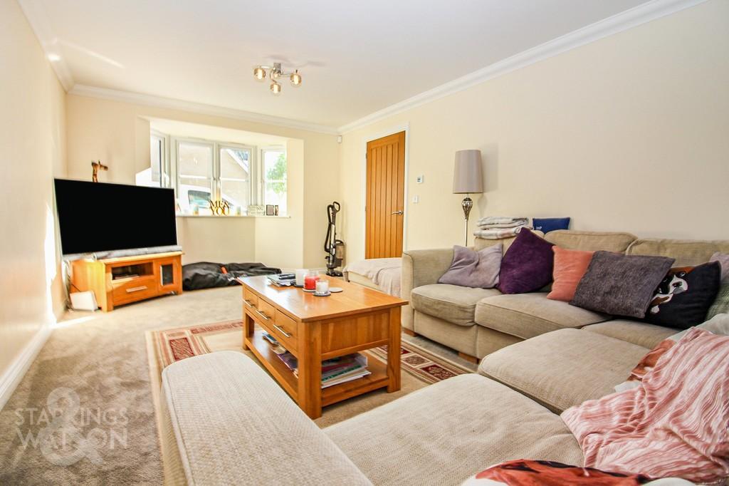 Wellesley Close, Poringland, Norwich 4 bed detached house for sale £