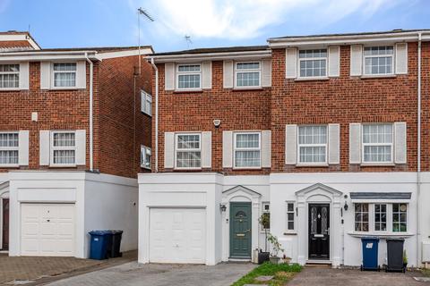10 Bishops Close, Barnet, EN5 2QH