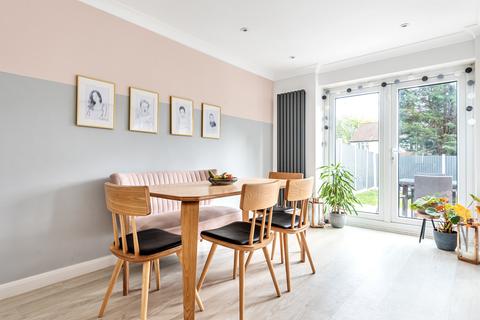 10 Bishops Close, Barnet, EN5 2QH