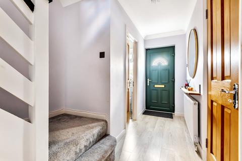 10 Bishops Close, Barnet, EN5 2QH