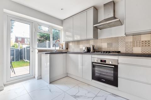 10 Bishops Close, Barnet, EN5 2QH