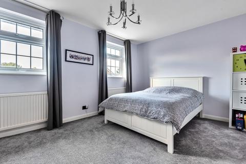 10 Bishops Close, Barnet, EN5 2QH
