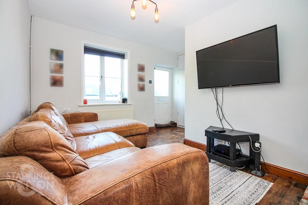 The Street, Poringland, Norwich 2 bed end of terrace house for sale £