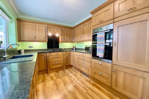 4 bedroom detached house for sale - The Groves, Driffield