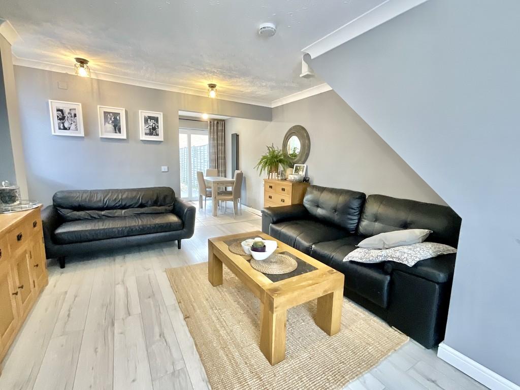 Timken Way, Daventry, NN11 9UB 4 bed end of terrace house for sale £
