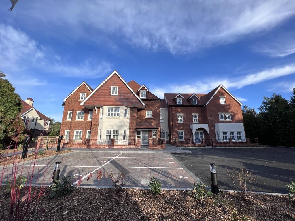 Langstone Road, Havant 2 bed apartment £375,000