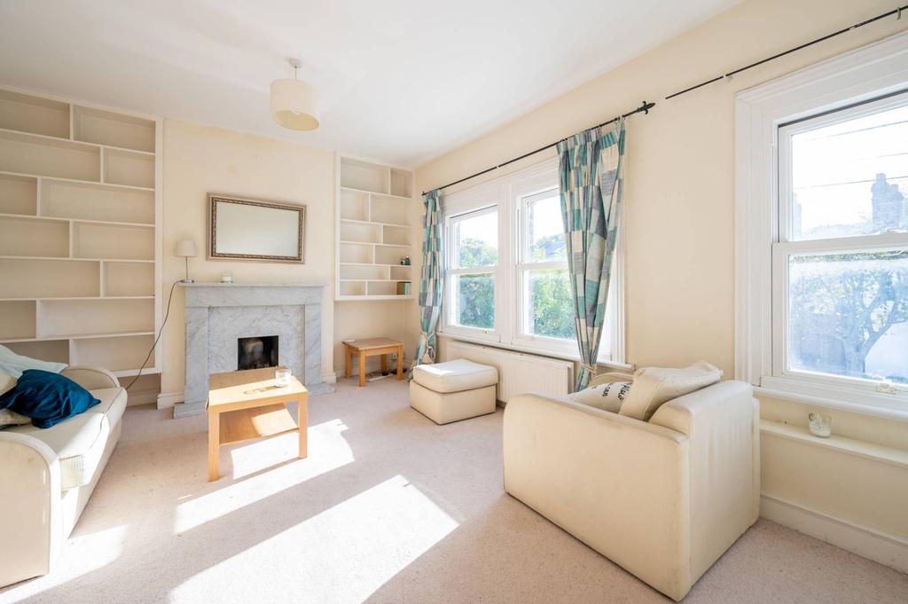 Byrne Road, Balham, London, SW12 3 bed £3,879 pcm (£895 pw)