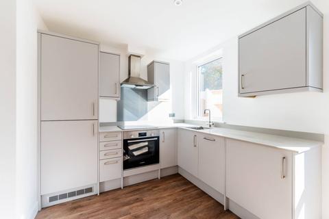 2 bedroom flat for sale - Pampisford Road, South Croydon, CR2