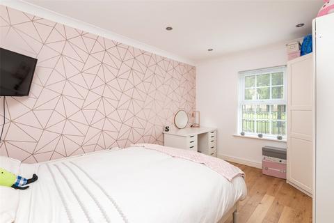4 bedroom end of terrace house for sale - Scalebor Square, Burley in Wharfedale, Ilkley, West Yorkshire, LS29
