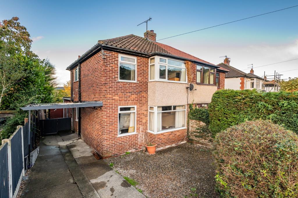 Maylea Drive, Otley, West Yorkshire... 3 bed semidetached house £270,000