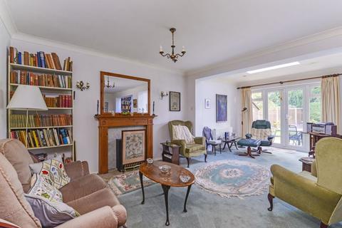 1 Ellery Close, Cranleigh, GU6 8DF