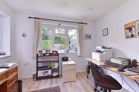1 Ellery Close, Cranleigh, GU6 8DF
